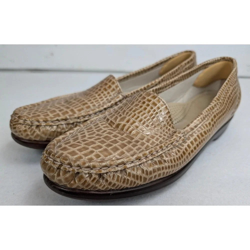 SAS Womens 9.5 S Slim Tan Croc Embossed Loafers Tripad Comfort USA Slip On